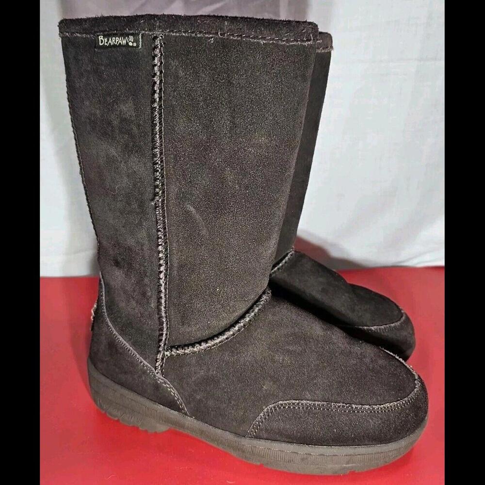 Women's Bearpaw Emma Short Brown Tan Suede Boots-Sheepskin Lined Size 6